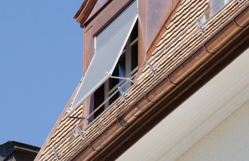 Rollladen mit Aussteller